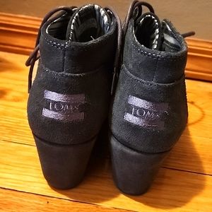 TOMS - Suede Wedges